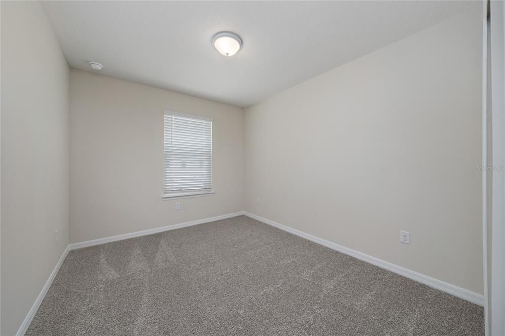 Activo con contrato: $2,650 (3 camas, 2 baños, 1556 Pies cuadrados)