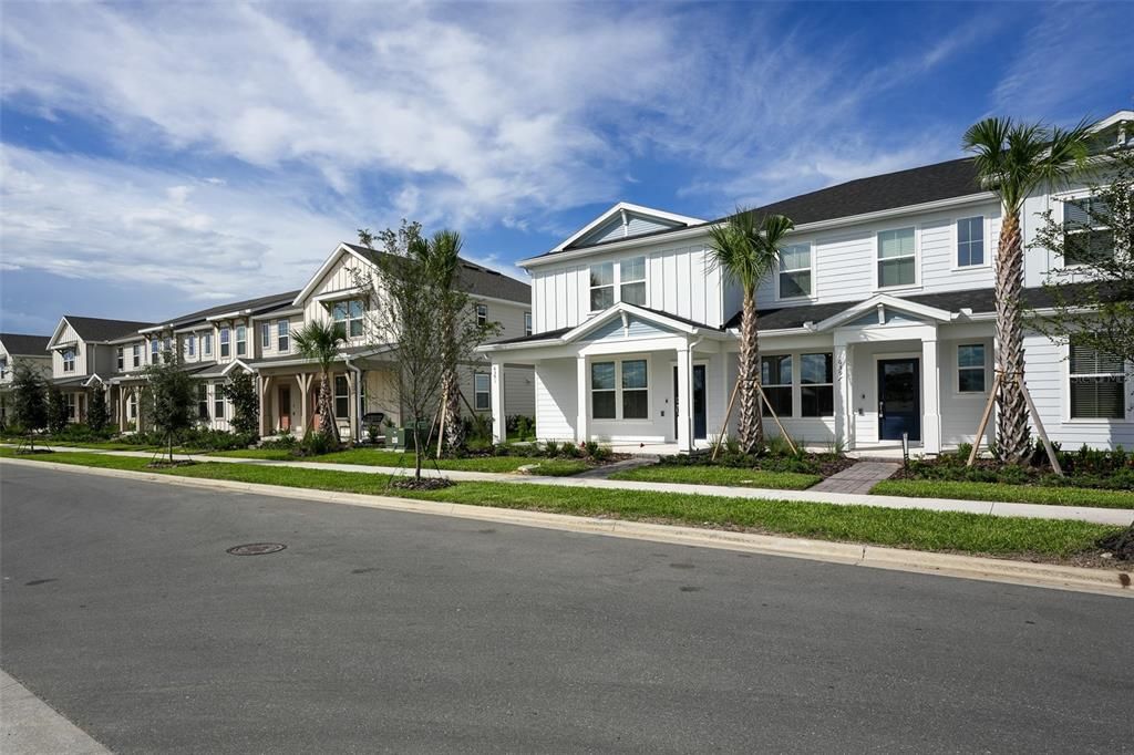 Activo con contrato: $2,650 (3 camas, 2 baños, 1556 Pies cuadrados)