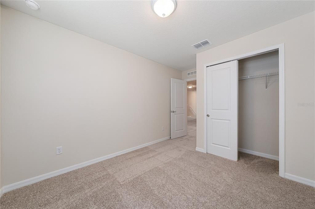 Activo con contrato: $2,650 (3 camas, 2 baños, 1556 Pies cuadrados)