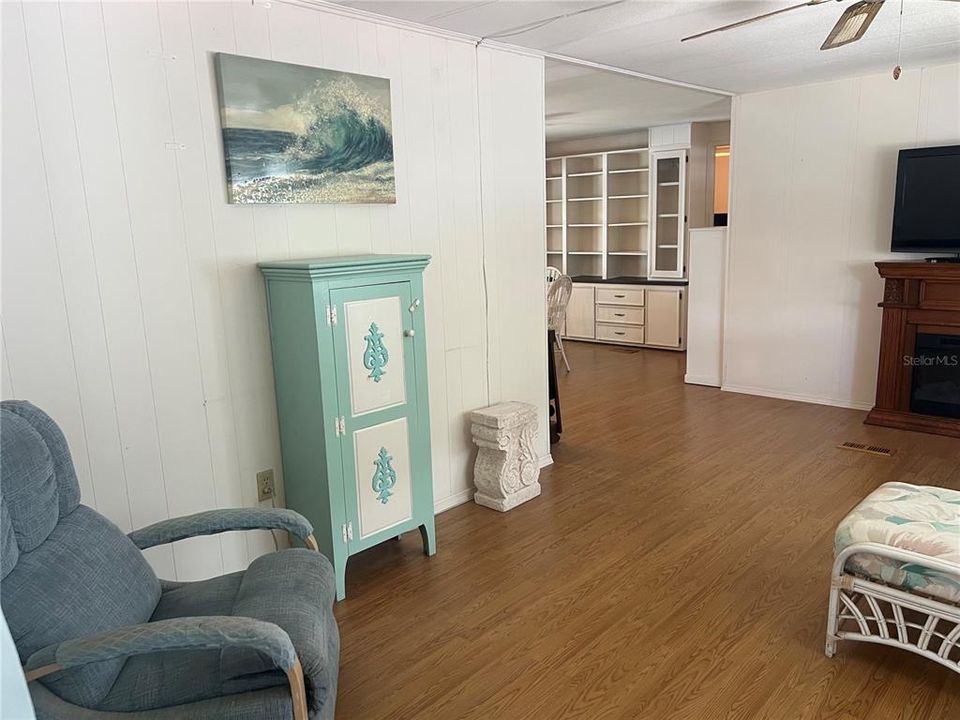 待售: $129,900 (2 贝兹, 2 浴室, 959 平方英尺)