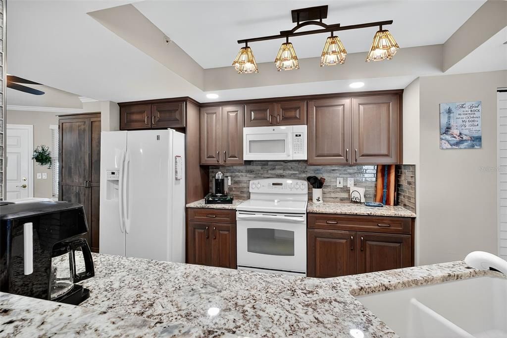 For Sale: $690,000 (3 beds, 3 baths, 2072 Square Feet)