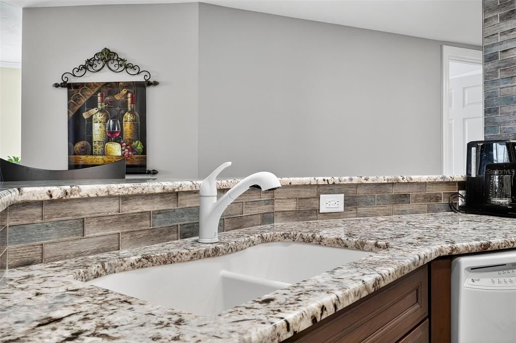 For Sale: $690,000 (3 beds, 3 baths, 2072 Square Feet)