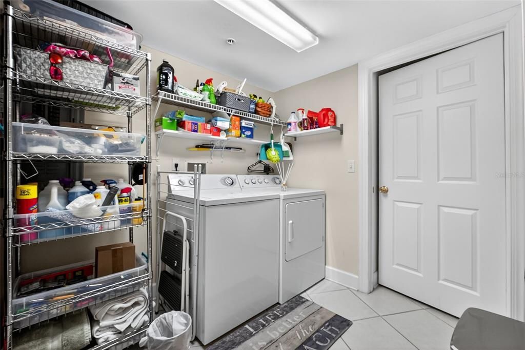 For Sale: $690,000 (3 beds, 3 baths, 2072 Square Feet)