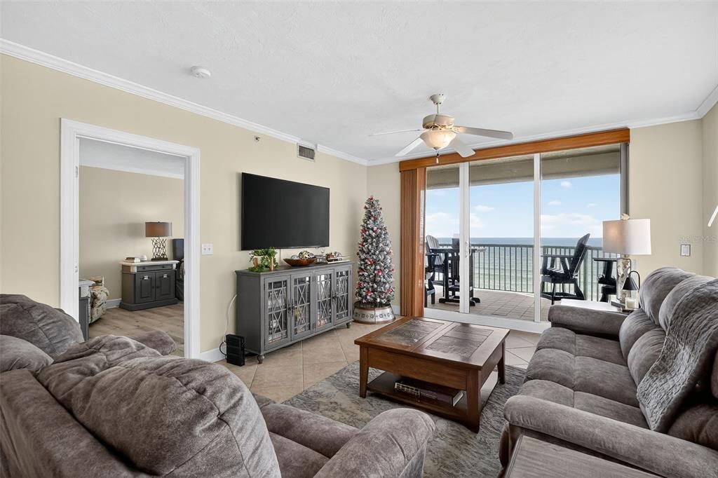 For Sale: $690,000 (3 beds, 3 baths, 2072 Square Feet)