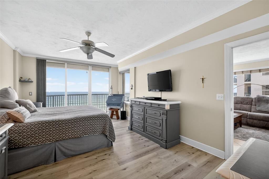 For Sale: $690,000 (3 beds, 3 baths, 2072 Square Feet)