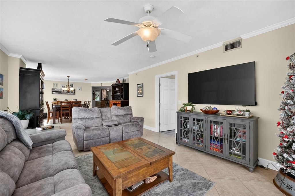 For Sale: $690,000 (3 beds, 3 baths, 2072 Square Feet)