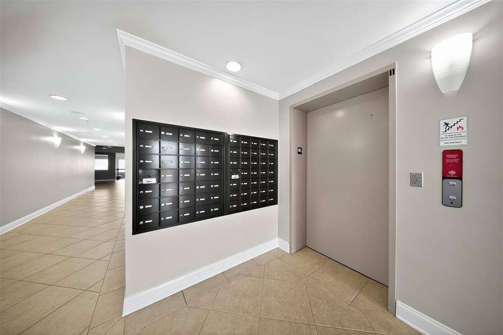 For Sale: $690,000 (3 beds, 3 baths, 2072 Square Feet)