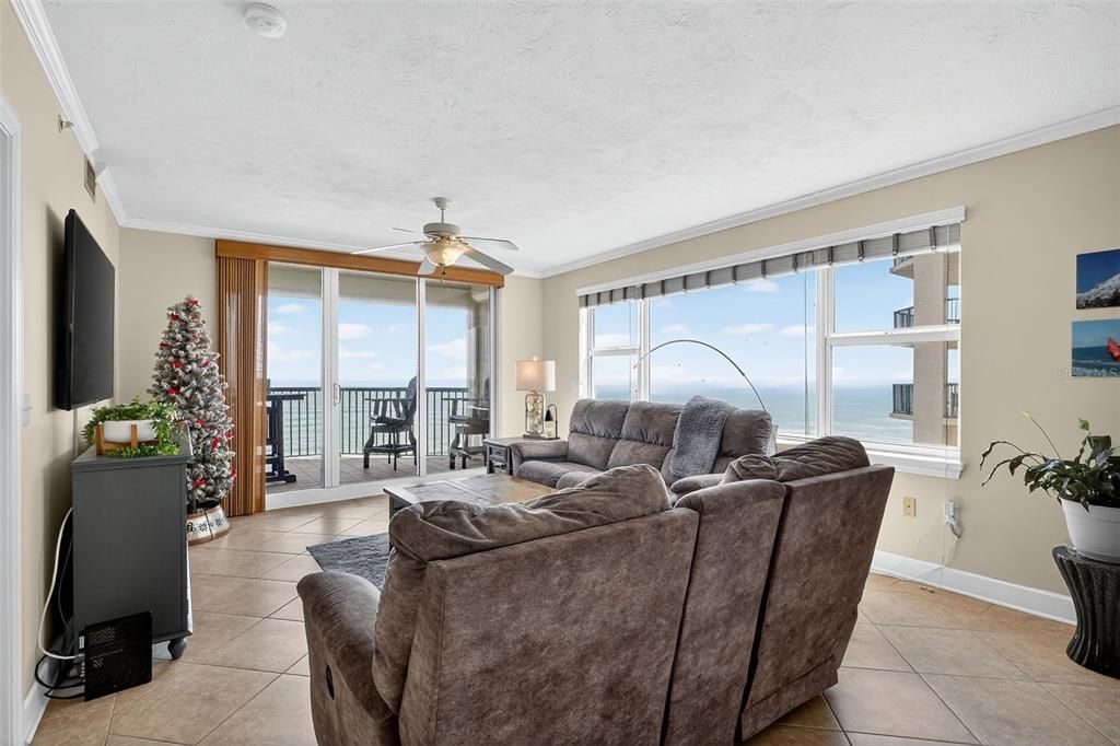 For Sale: $690,000 (3 beds, 3 baths, 2072 Square Feet)