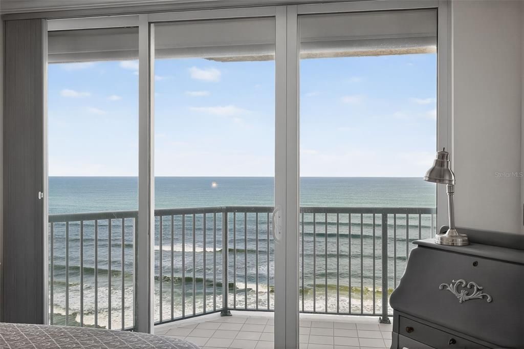 For Sale: $690,000 (3 beds, 3 baths, 2072 Square Feet)