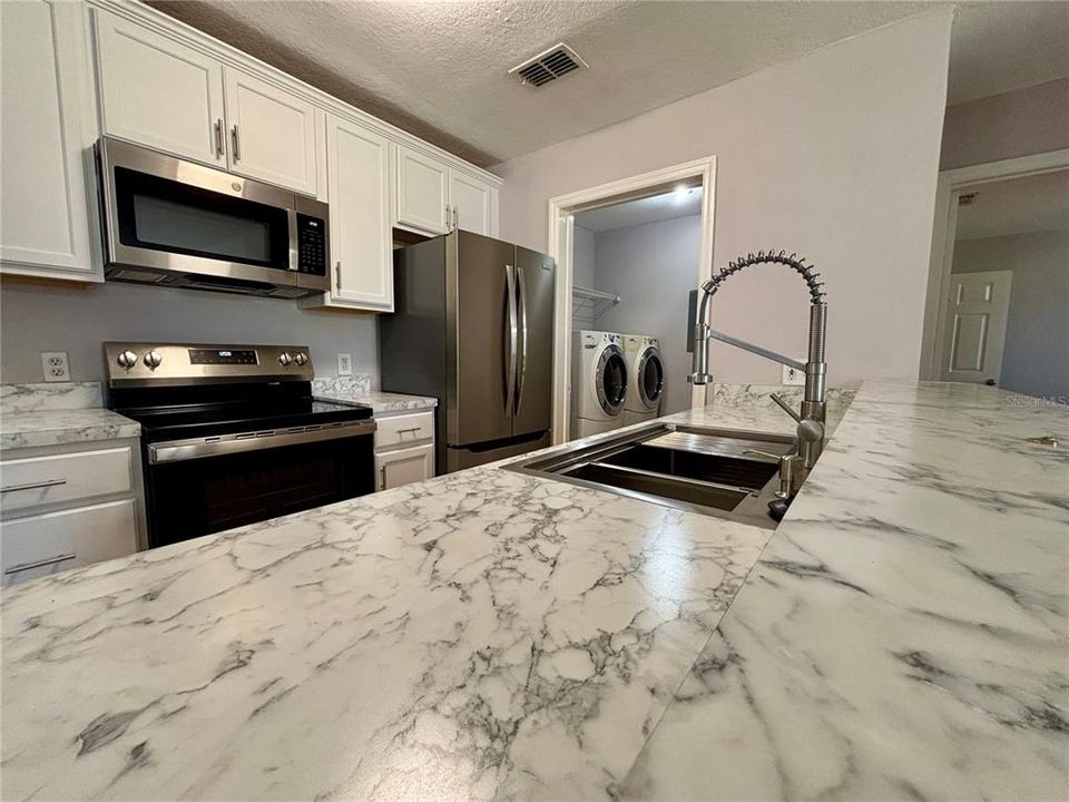 На продажу: $199,990 (3 спален, 2 ванн, 1205 Квадратных фут)