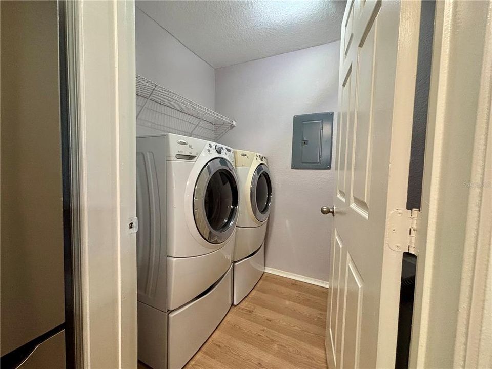 На продажу: $199,990 (3 спален, 2 ванн, 1205 Квадратных фут)