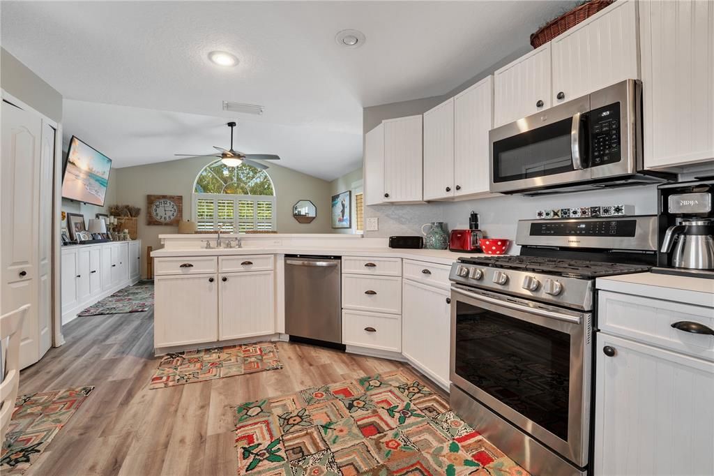 待售: $420,000 (3 贝兹, 2 浴室, 1883 平方英尺)