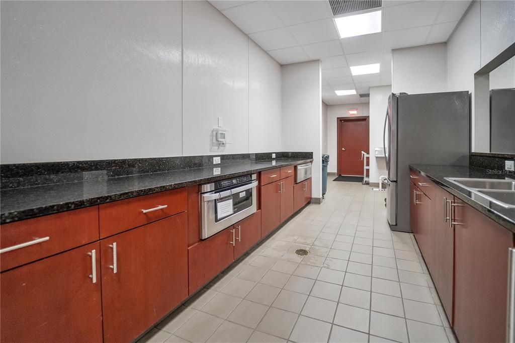 待售: $420,000 (3 贝兹, 2 浴室, 1883 平方英尺)