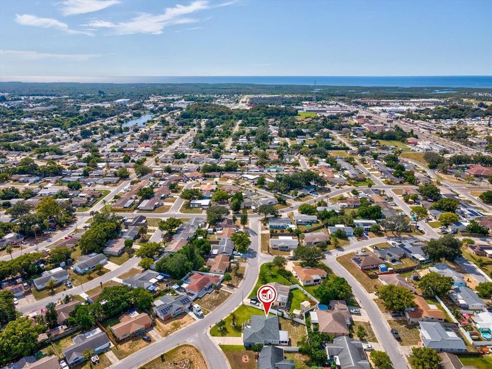 合同活跃: $299,900 (3 贝兹, 2 浴室, 1595 平方英尺)