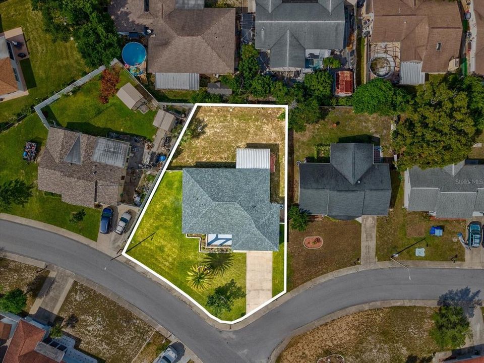 合同活跃: $299,900 (3 贝兹, 2 浴室, 1595 平方英尺)