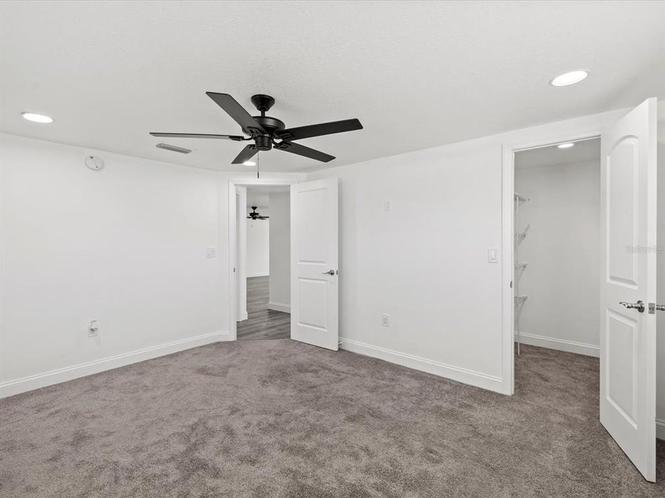 合同活跃: $299,900 (3 贝兹, 2 浴室, 1595 平方英尺)