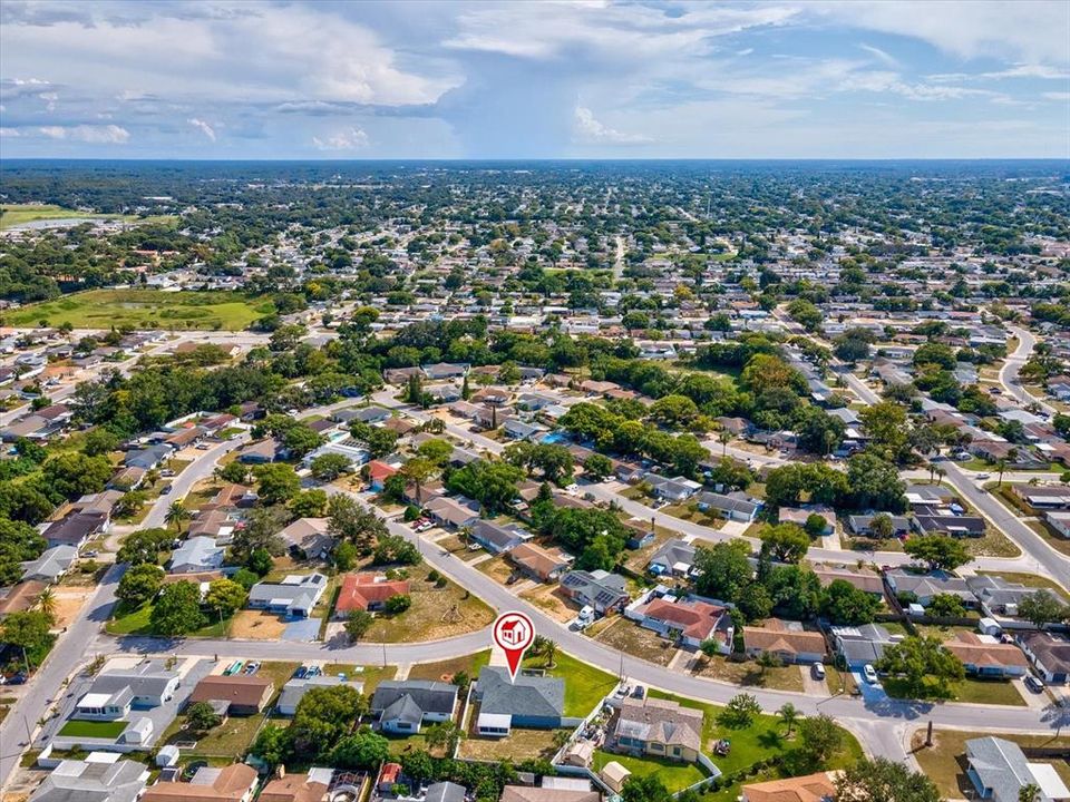 合同活跃: $299,900 (3 贝兹, 2 浴室, 1595 平方英尺)