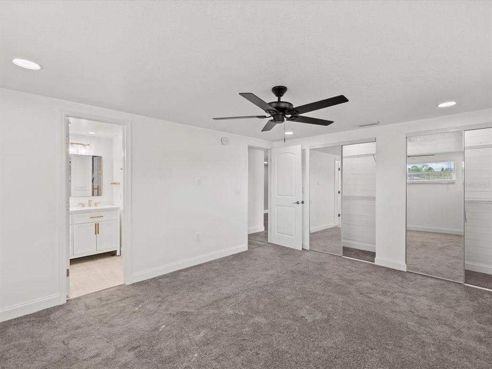 合同活跃: $299,900 (3 贝兹, 2 浴室, 1595 平方英尺)