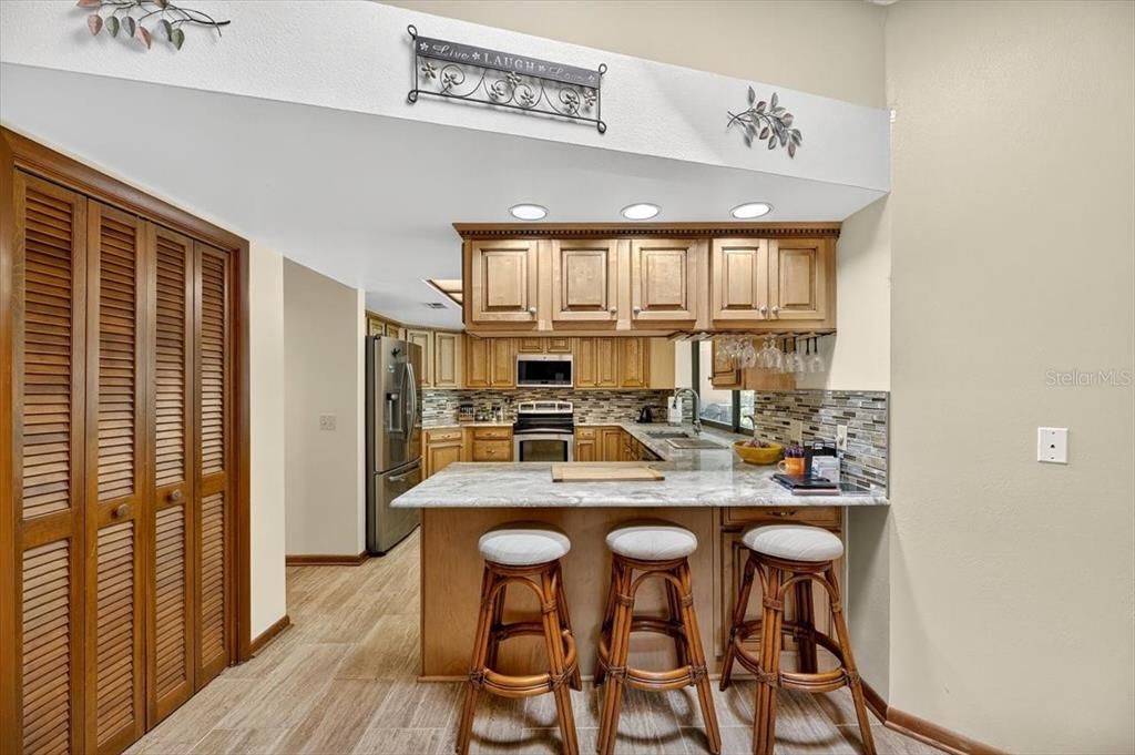 待售: $485,000 (3 贝兹, 2 浴室, 2472 平方英尺)