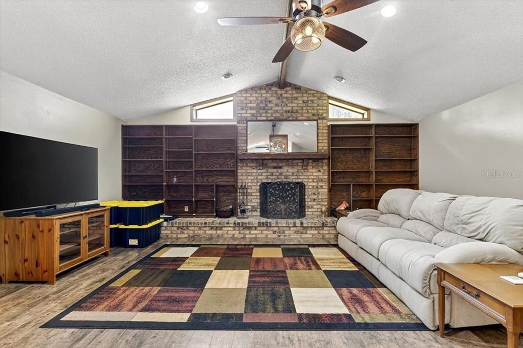 待售: $485,000 (3 贝兹, 2 浴室, 2472 平方英尺)