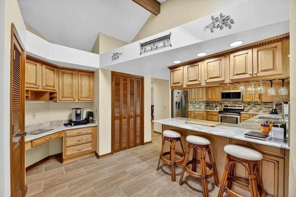 待售: $485,000 (3 贝兹, 2 浴室, 2472 平方英尺)