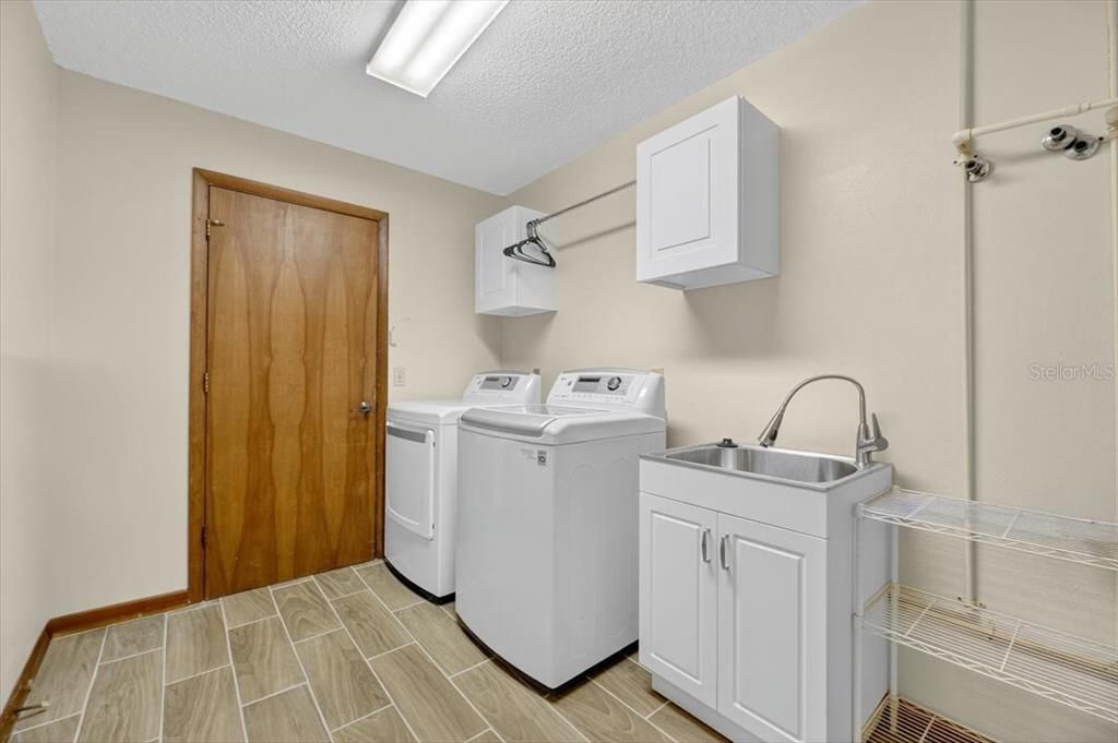 待售: $485,000 (3 贝兹, 2 浴室, 2472 平方英尺)