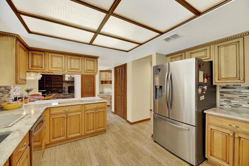 待售: $485,000 (3 贝兹, 2 浴室, 2472 平方英尺)