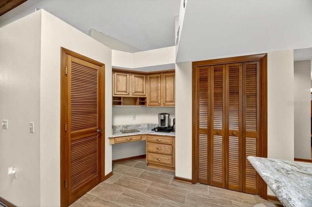 待售: $485,000 (3 贝兹, 2 浴室, 2472 平方英尺)