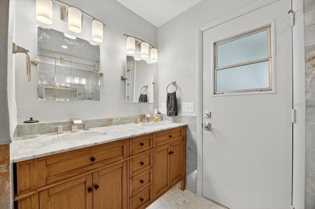 待售: $485,000 (3 贝兹, 2 浴室, 2472 平方英尺)