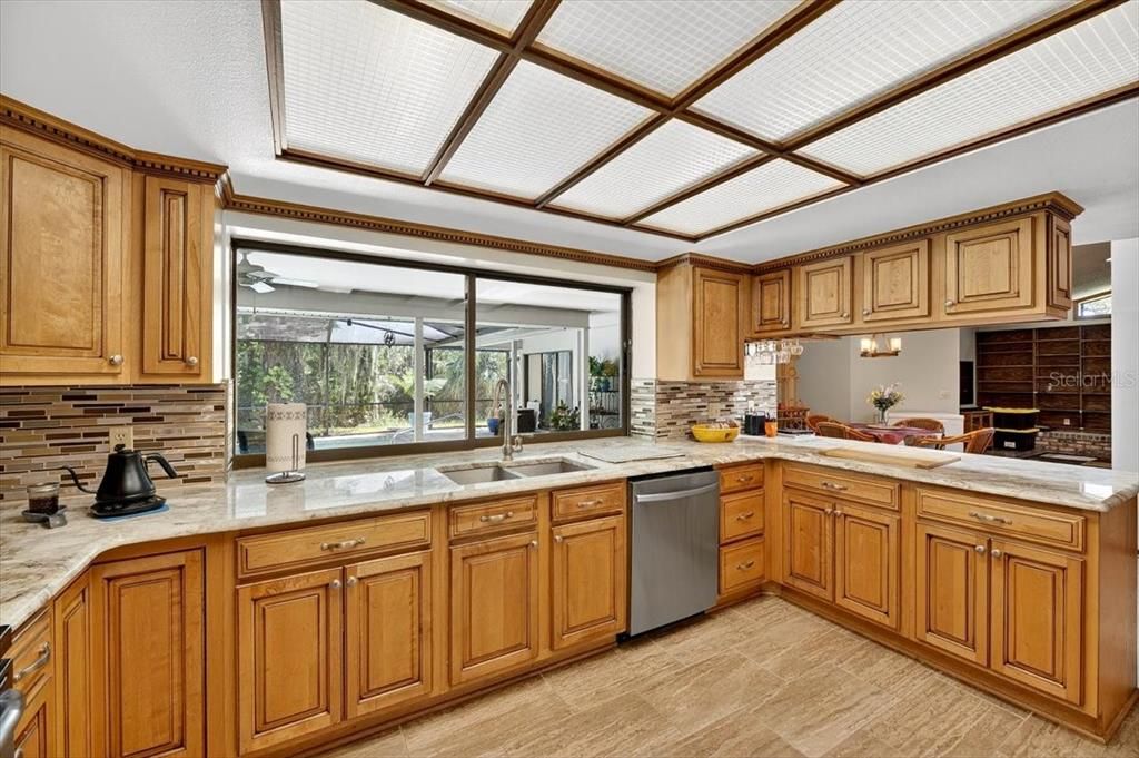 待售: $485,000 (3 贝兹, 2 浴室, 2472 平方英尺)