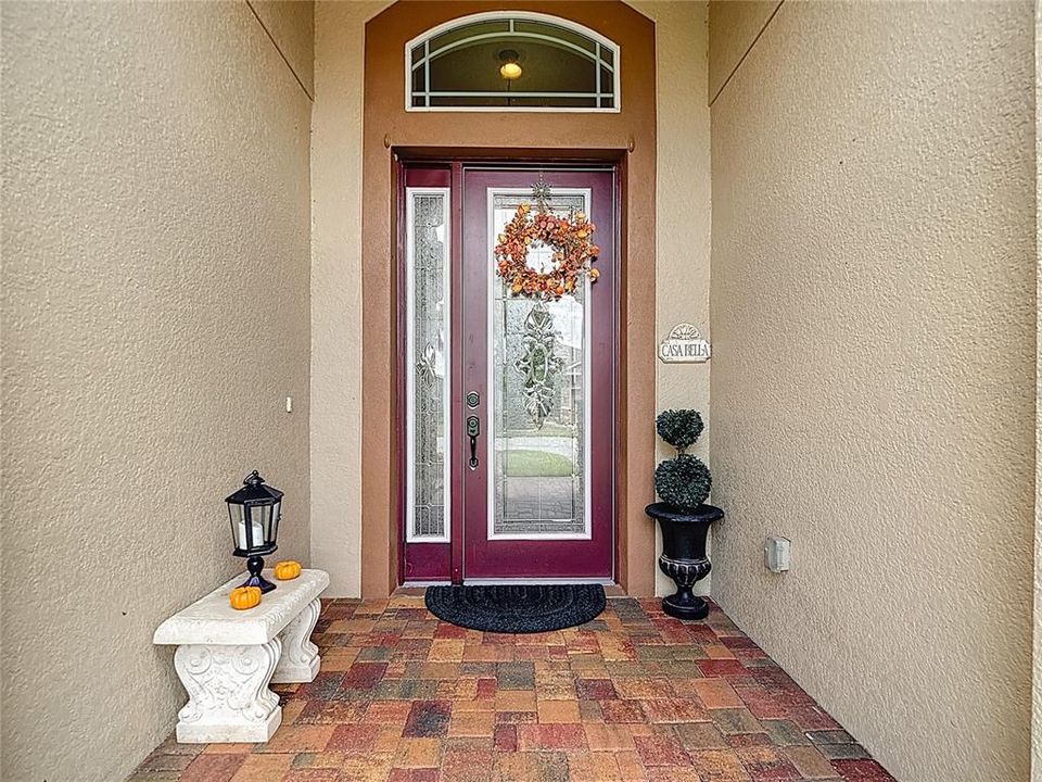 Activo con contrato: $369,000 (3 camas, 2 baños, 1707 Pies cuadrados)