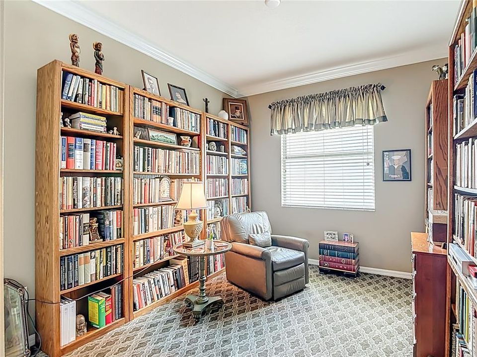 Activo con contrato: $369,000 (3 camas, 2 baños, 1707 Pies cuadrados)