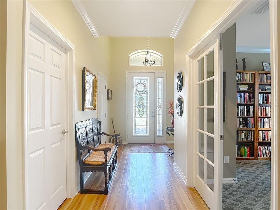 Activo con contrato: $369,000 (3 camas, 2 baños, 1707 Pies cuadrados)