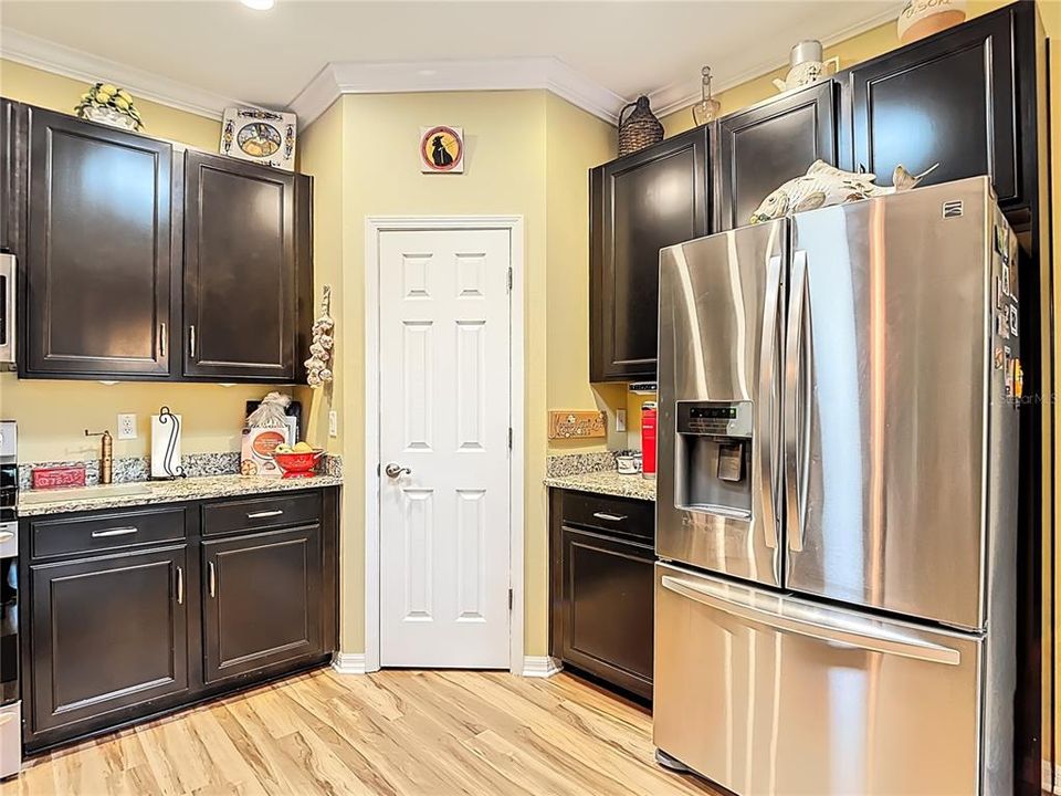 Activo con contrato: $369,000 (3 camas, 2 baños, 1707 Pies cuadrados)