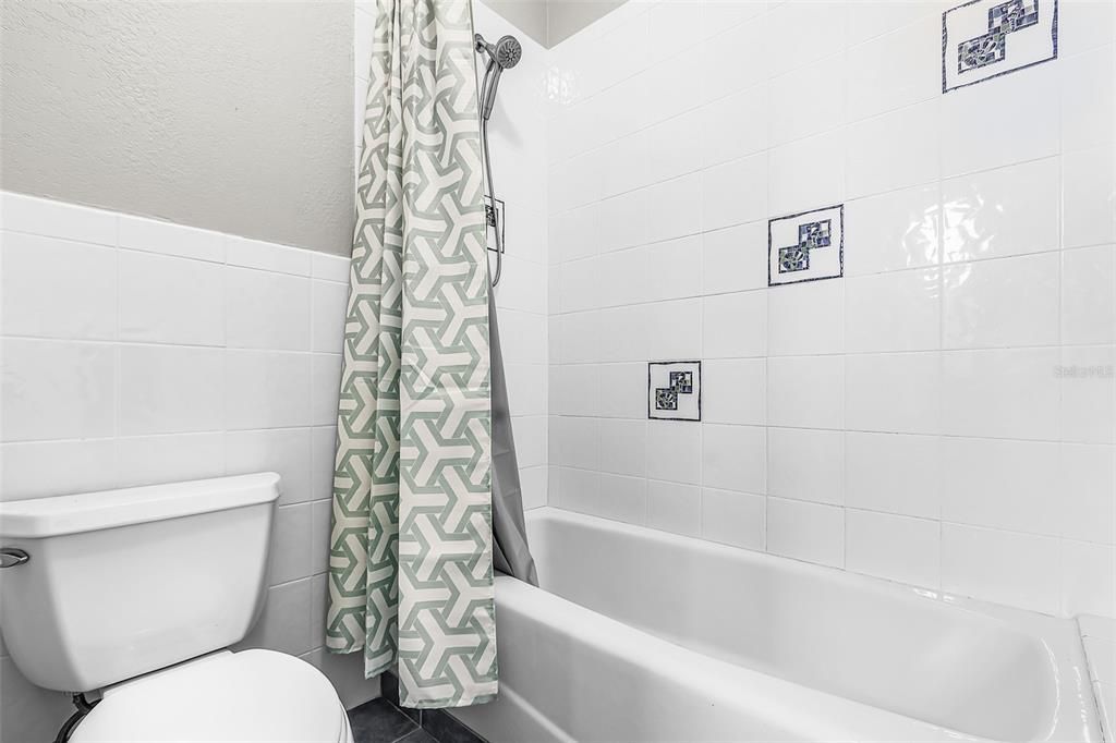 Под контрактом: $565,000 (4 спален, 3 ванн, 2577 Квадратных фут)