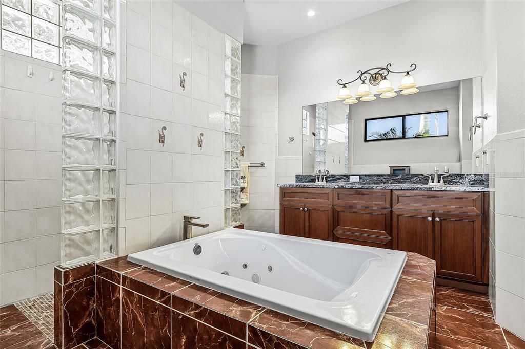 Под контрактом: $565,000 (4 спален, 3 ванн, 2577 Квадратных фут)