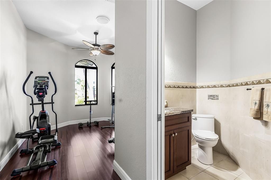 Под контрактом: $565,000 (4 спален, 3 ванн, 2577 Квадратных фут)