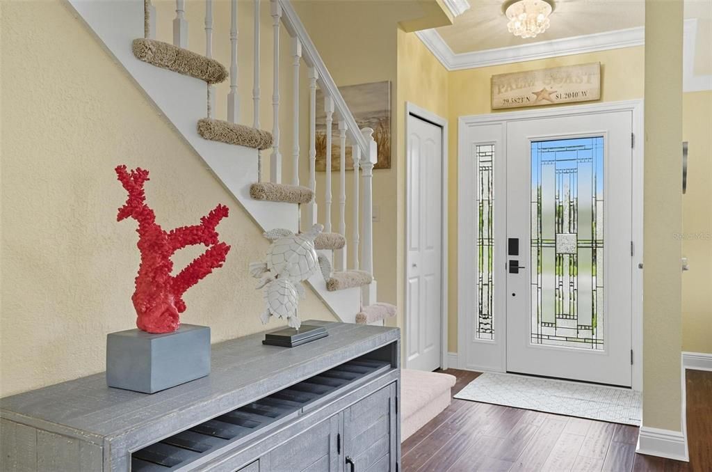 Под контрактом: $699,525 (3 спален, 2 ванн, 2095 Квадратных фут)