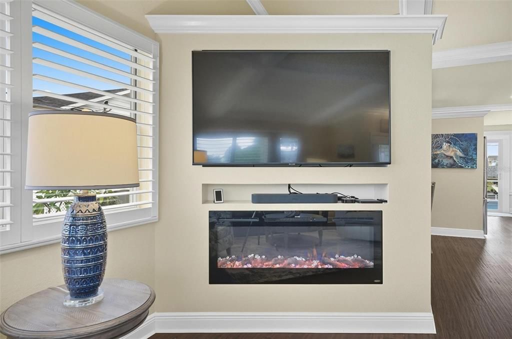 Под контрактом: $699,525 (3 спален, 2 ванн, 2095 Квадратных фут)