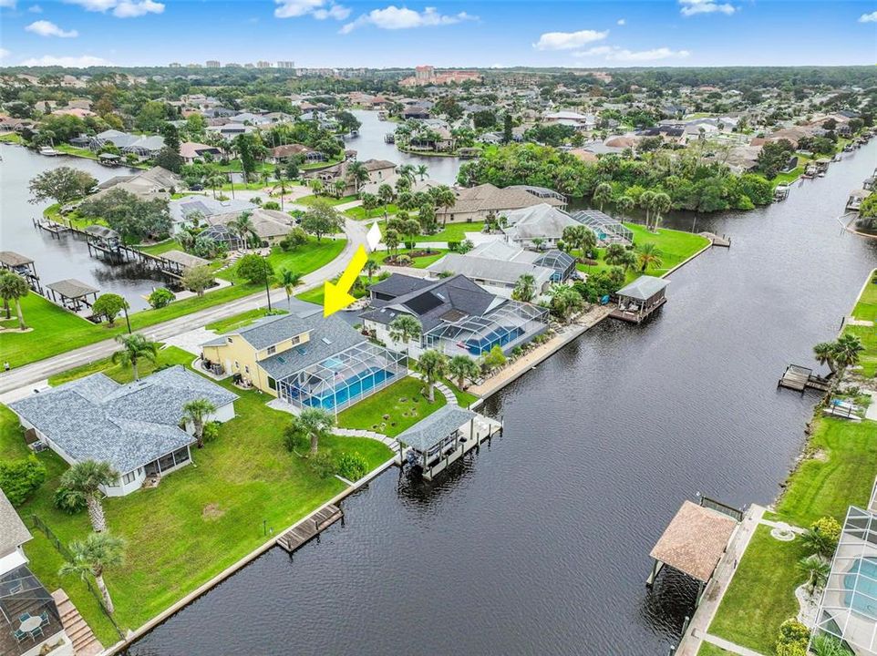 Под контрактом: $699,525 (3 спален, 2 ванн, 2095 Квадратных фут)