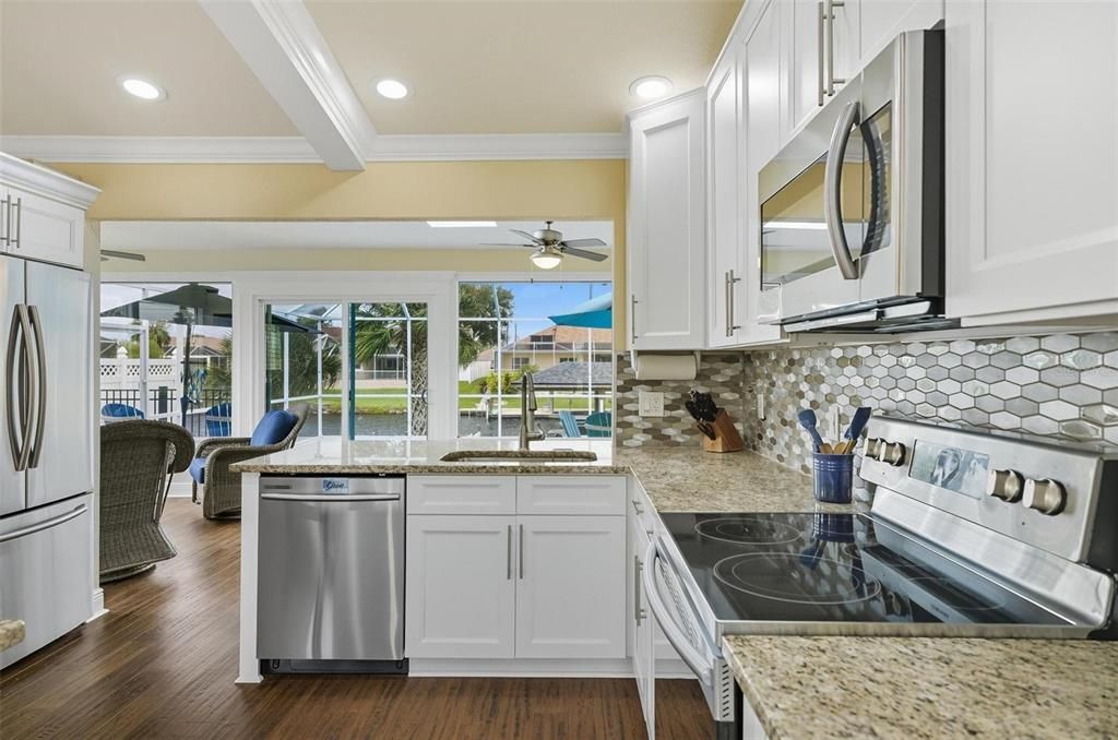 Под контрактом: $699,525 (3 спален, 2 ванн, 2095 Квадратных фут)