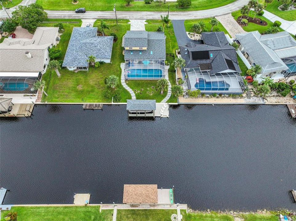 Под контрактом: $699,525 (3 спален, 2 ванн, 2095 Квадратных фут)