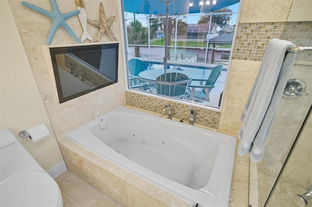 Под контрактом: $699,525 (3 спален, 2 ванн, 2095 Квадратных фут)