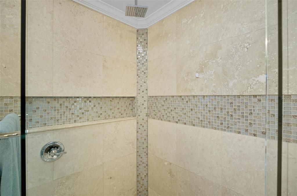 Под контрактом: $699,525 (3 спален, 2 ванн, 2095 Квадратных фут)