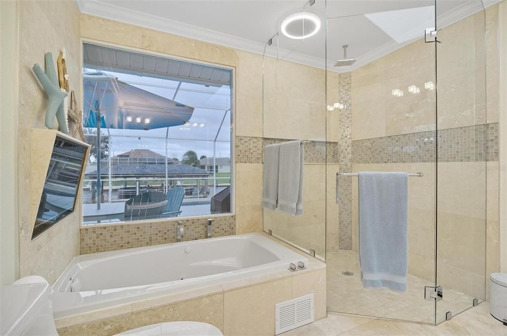 Под контрактом: $699,525 (3 спален, 2 ванн, 2095 Квадратных фут)