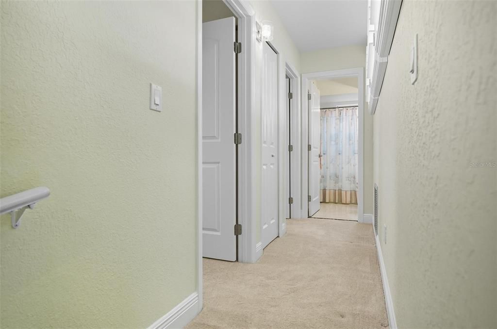 Под контрактом: $699,525 (3 спален, 2 ванн, 2095 Квадратных фут)