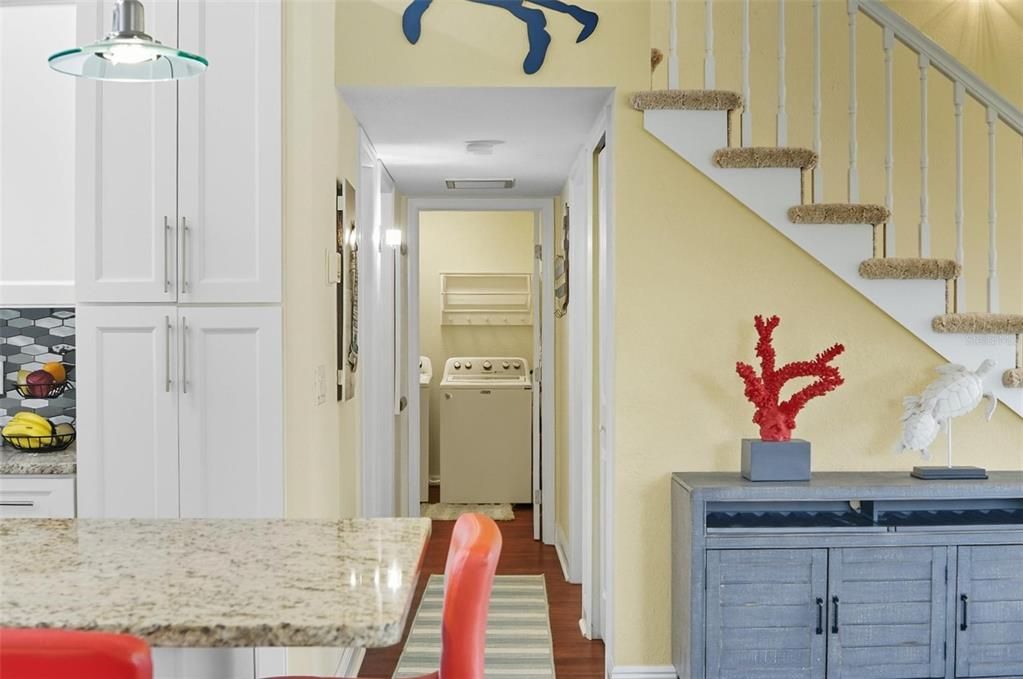 Под контрактом: $699,525 (3 спален, 2 ванн, 2095 Квадратных фут)