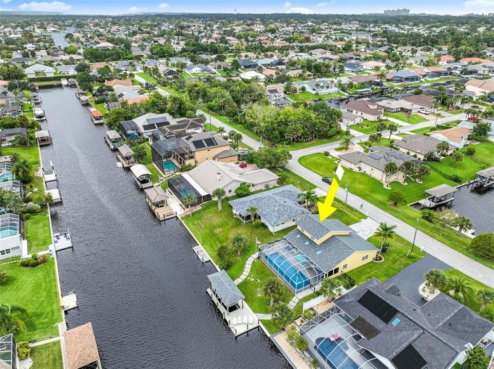 Под контрактом: $699,525 (3 спален, 2 ванн, 2095 Квадратных фут)