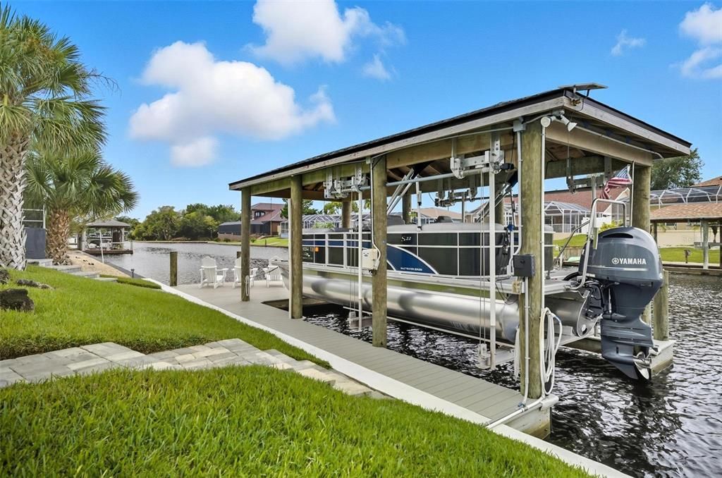 Под контрактом: $699,525 (3 спален, 2 ванн, 2095 Квадратных фут)