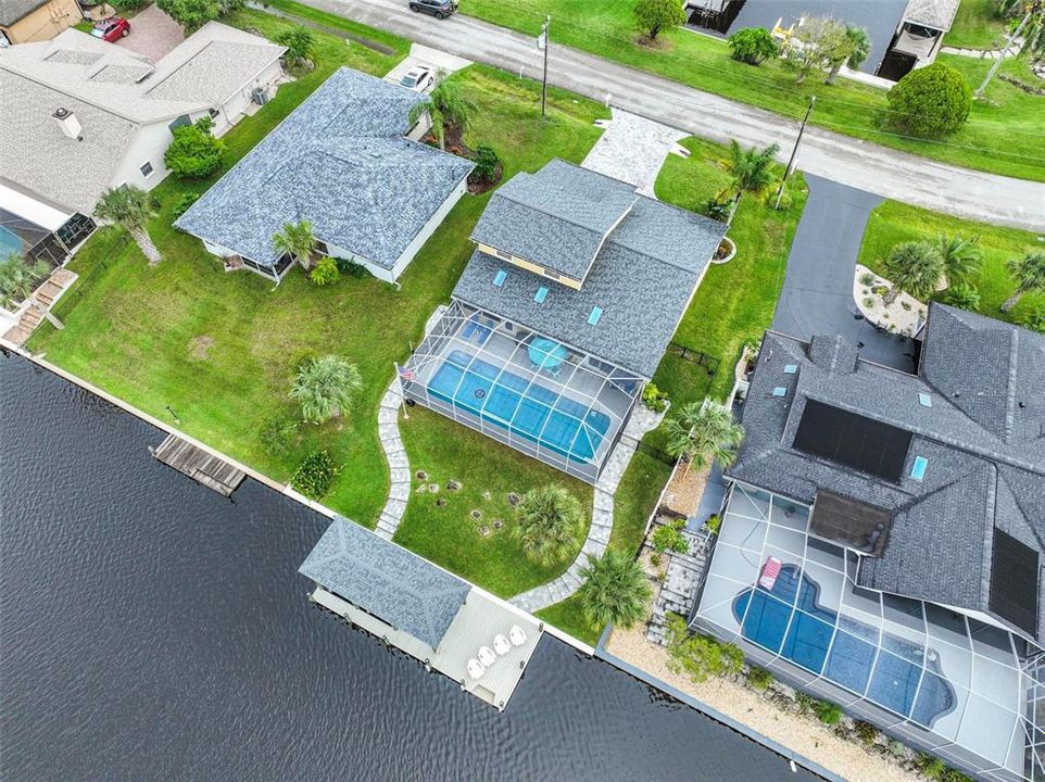 Под контрактом: $699,525 (3 спален, 2 ванн, 2095 Квадратных фут)